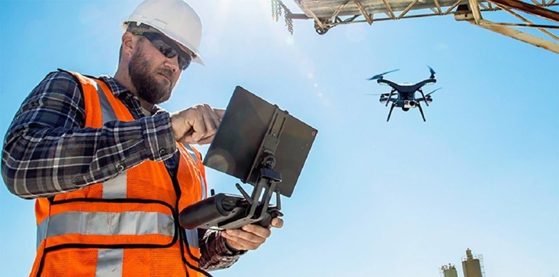 Квадрокоптер на стройке