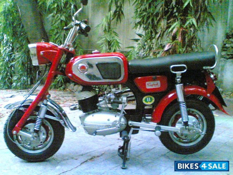 Японский мопед Бобби фото