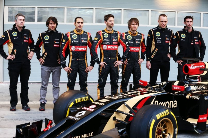 Formula-1 presentation Lotus e22