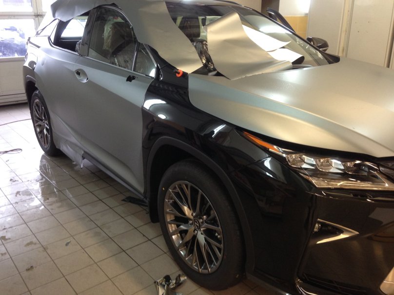 Серый матовый Лексус rx350