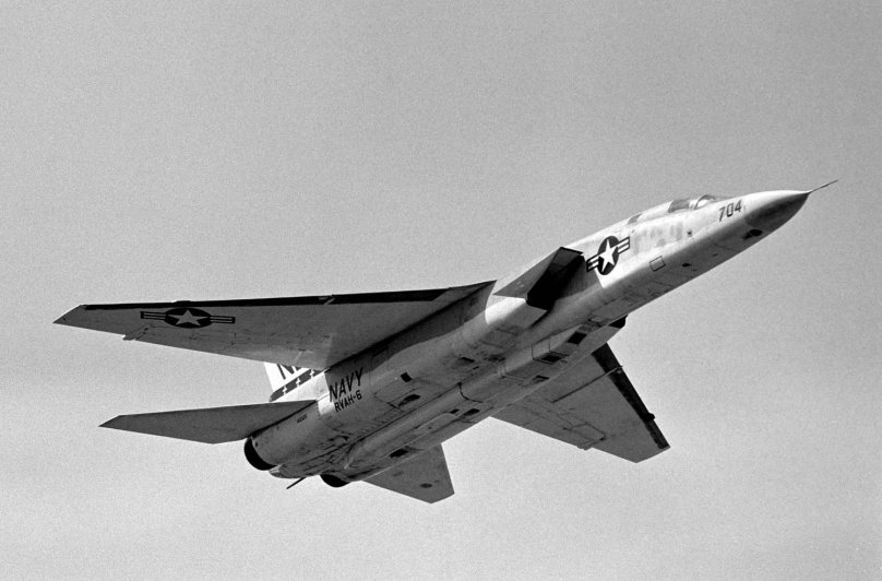 А 5 Виджилент самолет