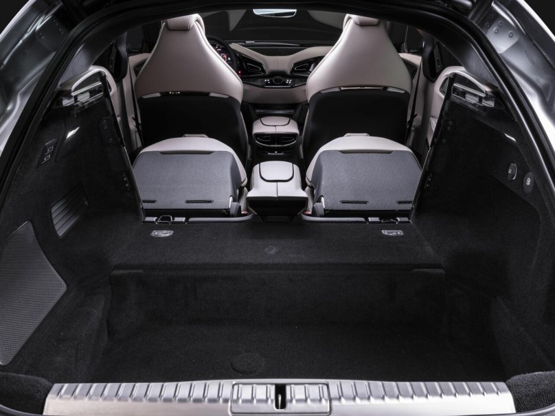 Кроссовер Феррари Purosangue