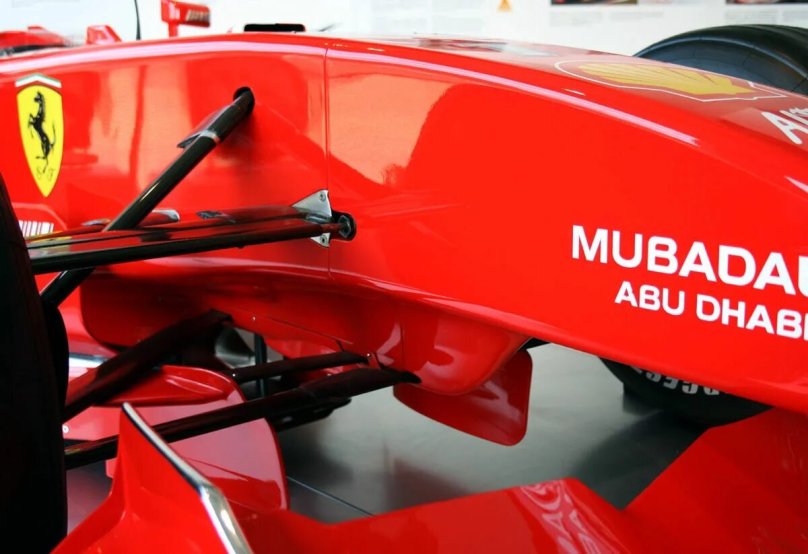 Крепление носового обтекателя