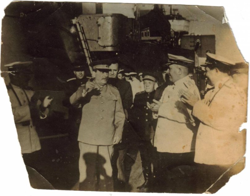 Косыгин и Сталин на крейсере Молотов