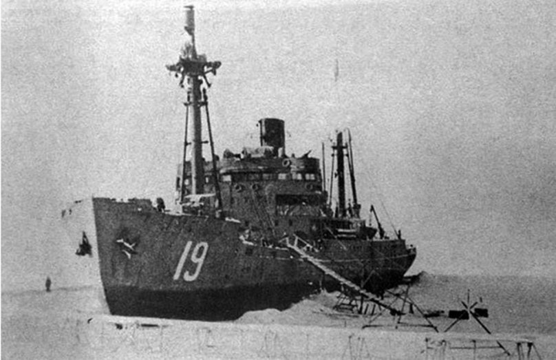 Ледокольный пароход Дежнев