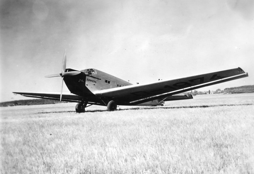 Ю52 бомбардировщик