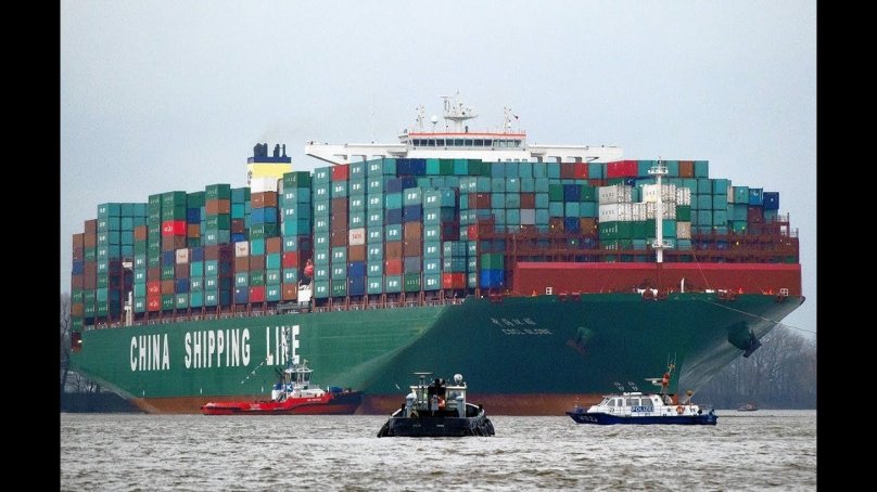 Гигантский контейнеровоз