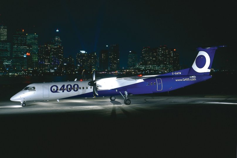 Q400 самолет Аврора