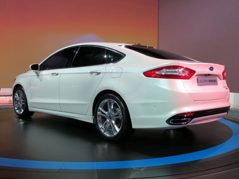 Ford Mondeo 2015 седан