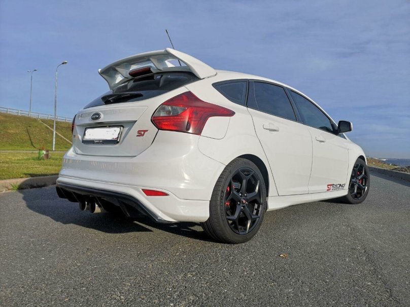 Focus St белый
