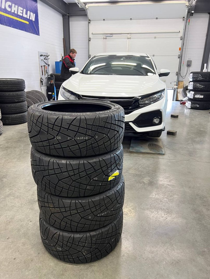 Алексей планирует заменить зимнюю резину на летнюю