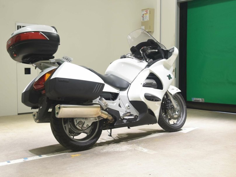 Honda st1300 Pan белого цвета