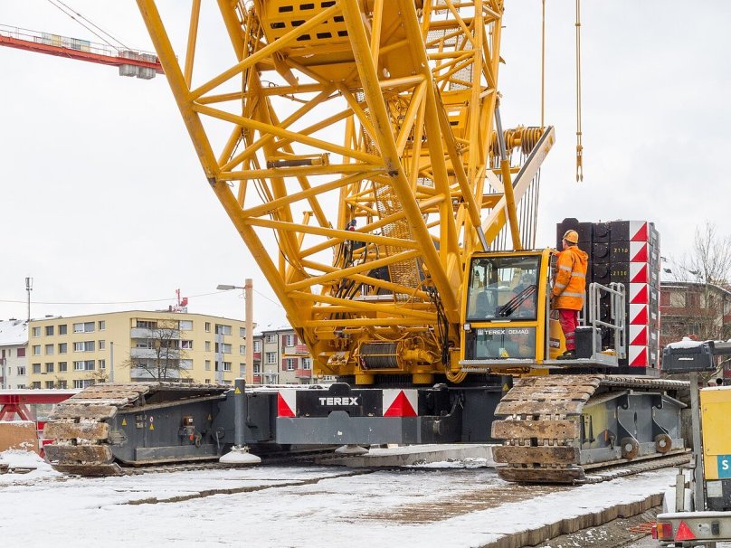 Гусеничный кран Demag