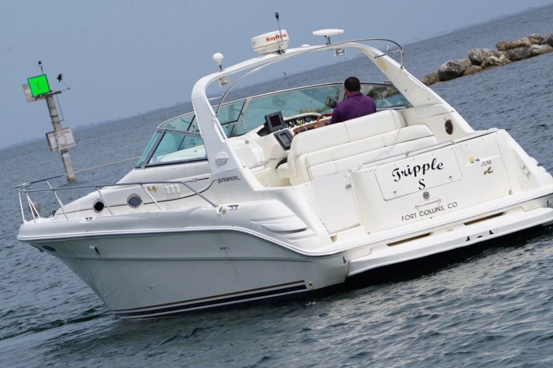 Sea ray 330