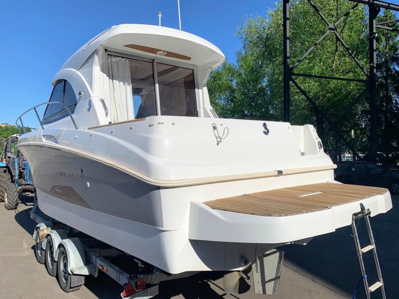 Катер Бенету Антарес