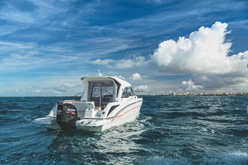 Катер Антарес 9