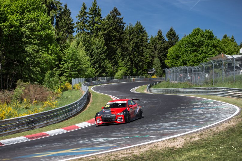 Нюрбургринг metszgelfeld