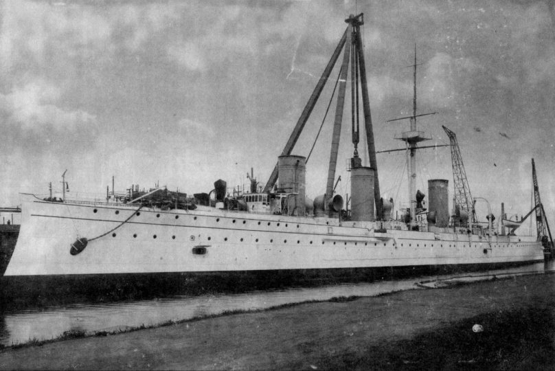 Новик бронепалубный крейсер