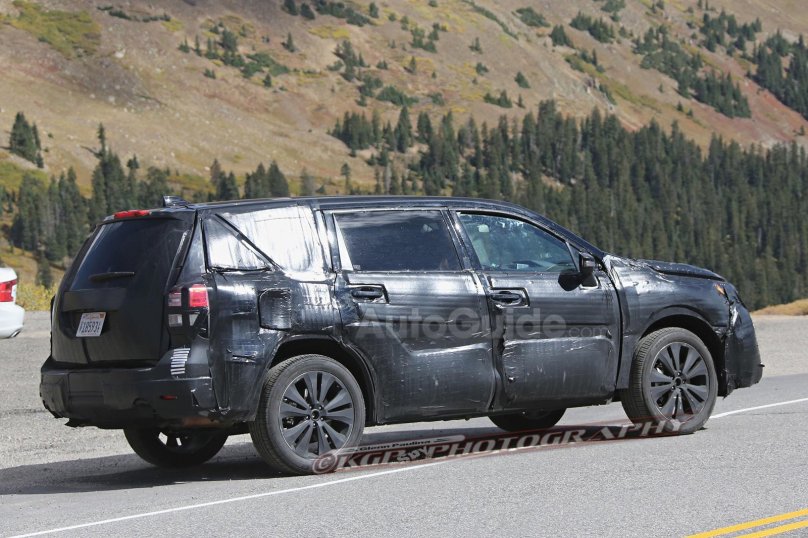 Субару Трибека 2018