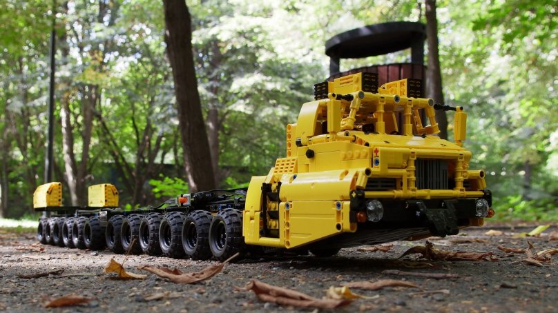 МАЗ 7907 из лего