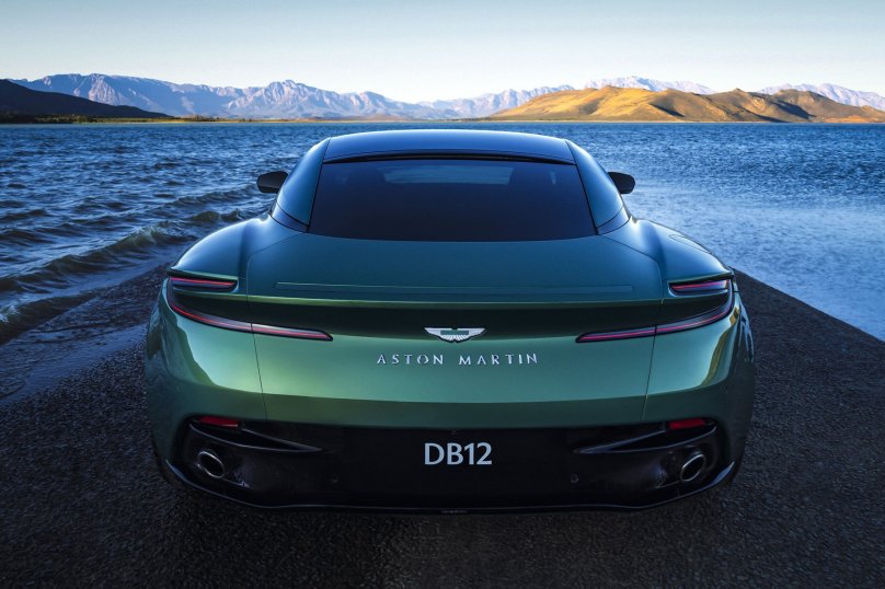 Новый Астон Мартин db12