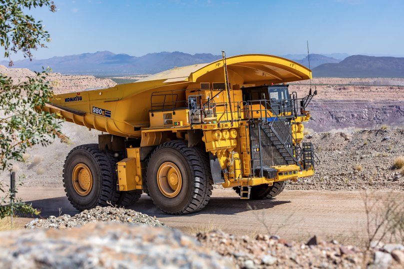 Карьерный самосвал Комацу