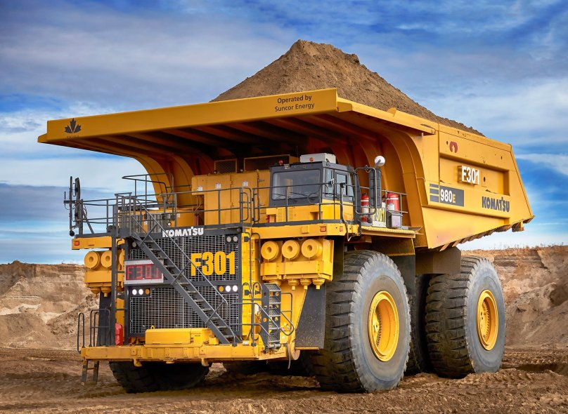 Карьерный самосвал Komatsu 90 тонн