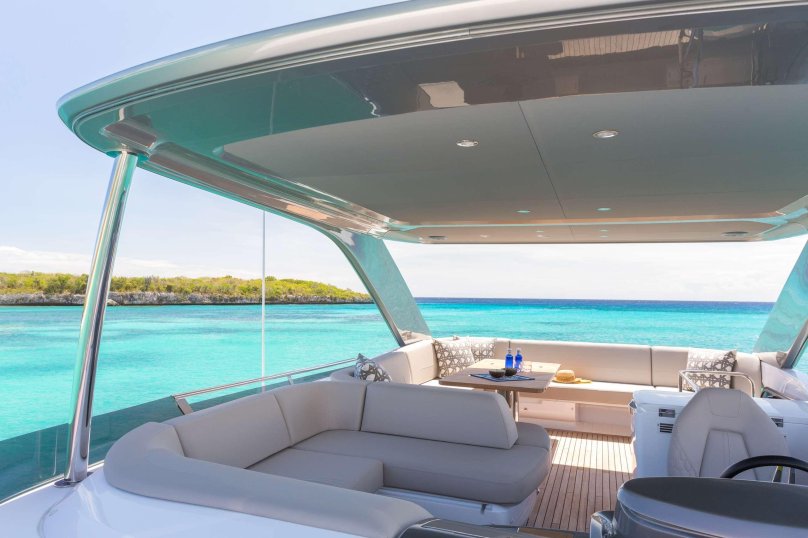 Яхта Азимут 77s