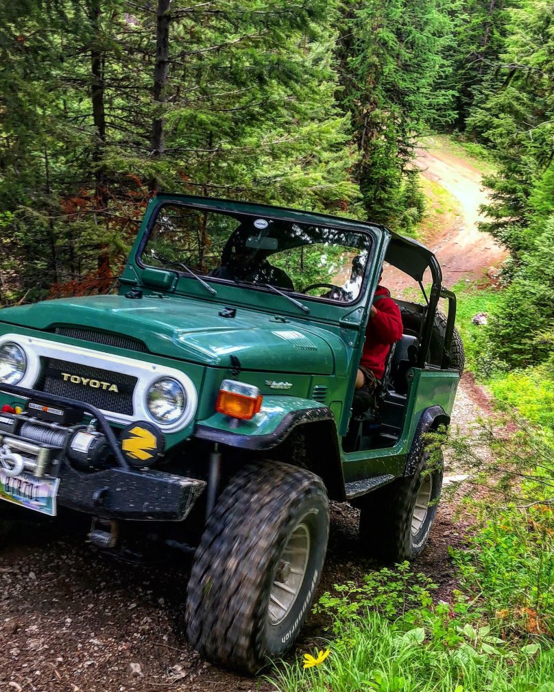 Toyota Land Cruiser Jeep