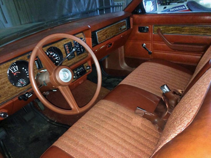 Ford Fairmont салон