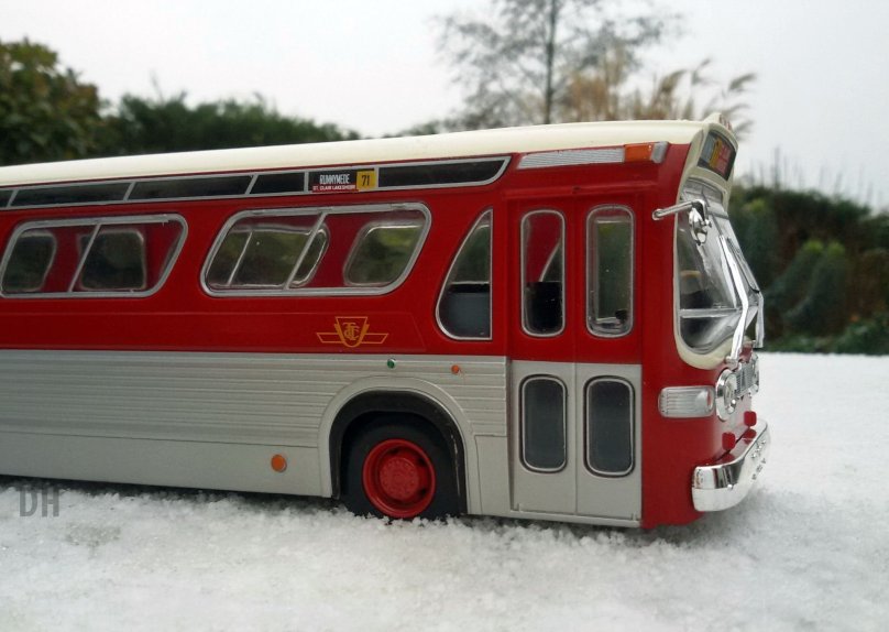 GMC New look Fishbowl IXO 1 43