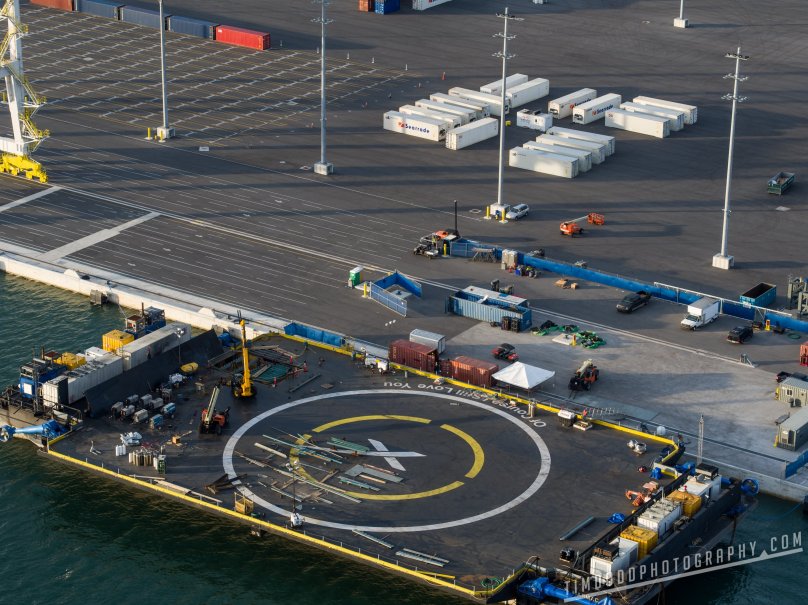 Space x платформа