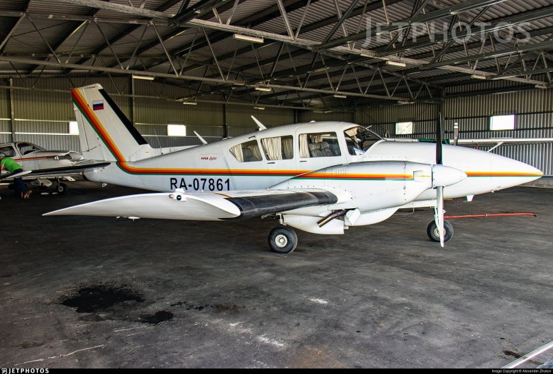 Piper Aztec pa23-250f