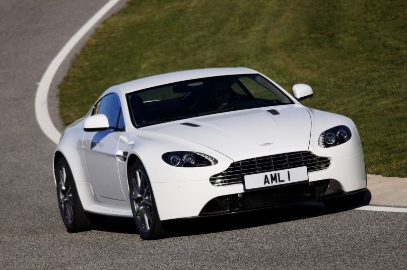 2011 Aston Martin v8 Vantage s