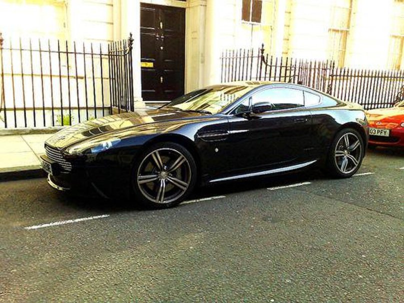 Aston Martin Vantage 2005