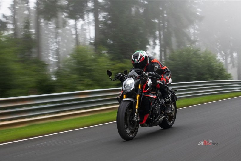 Три мотоцикла