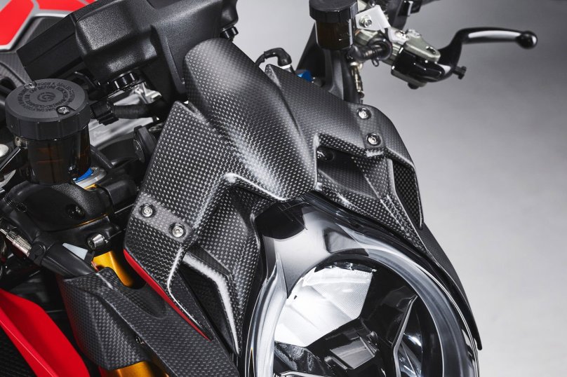 MV Agusta brutale 1000 Nürburgring обзор