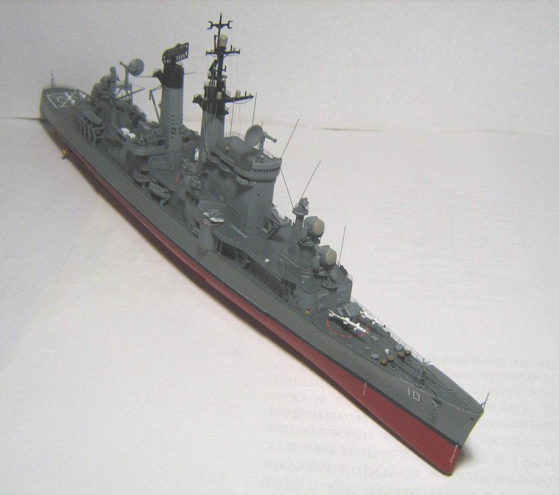 Модель крейсера Рома в 700 масштабе