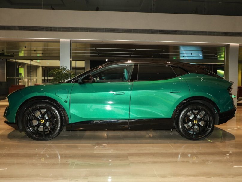 Лотус электрокар кроссовер