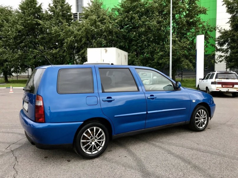 Volkswagen универсал 2001