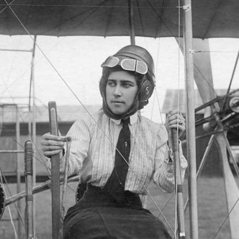 Евгения Шаховская летчица