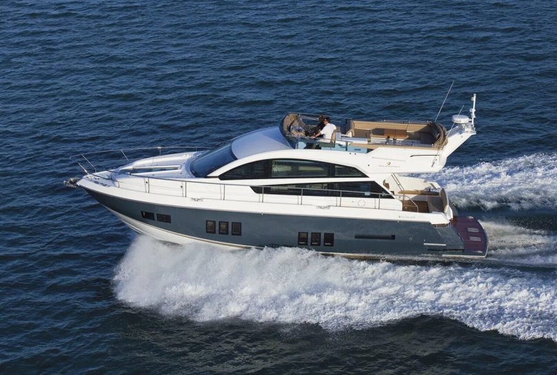Яхта Fairline Squadron 50