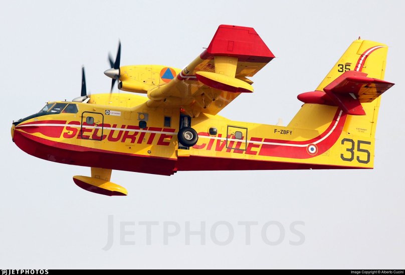 Самолет Canadair CL-415