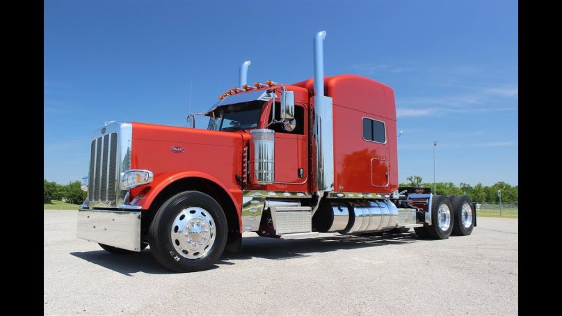 Грузовик Peterbilt 389