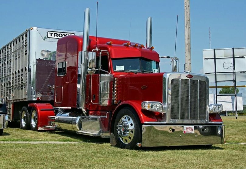 Тягач Peterbilt 389