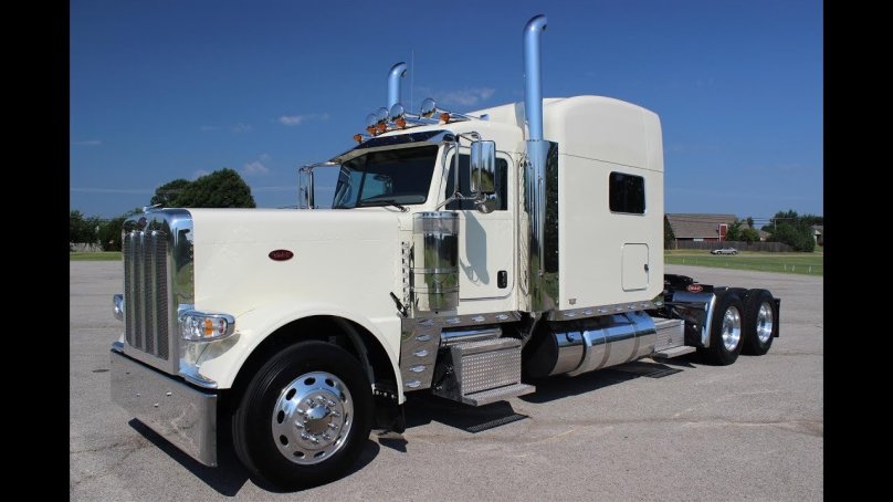 Peterbilt 389 2023