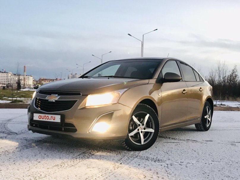 Шевроле Круз 2013 золотистый