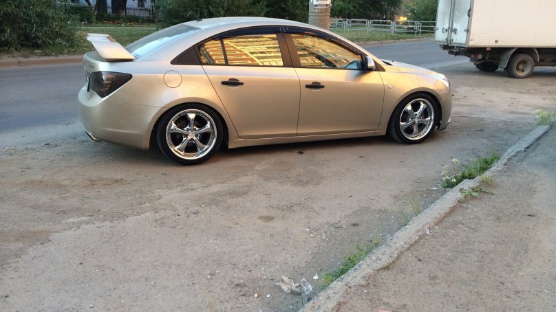 Шевроле Круз бежевый металлик