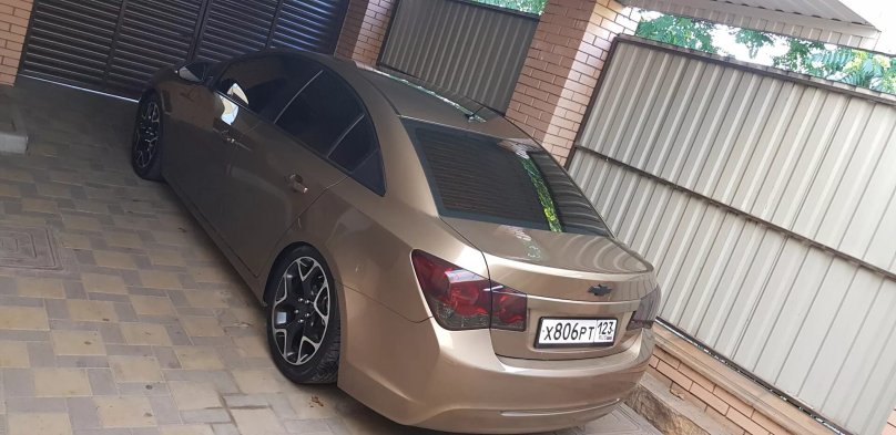 Шевроле Круз золотой матовый