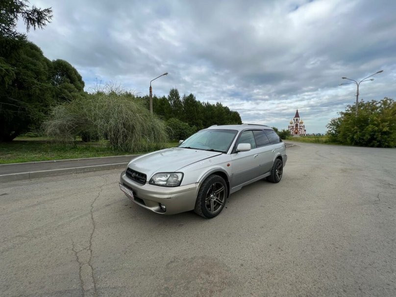 Subaru Lancaster сзади